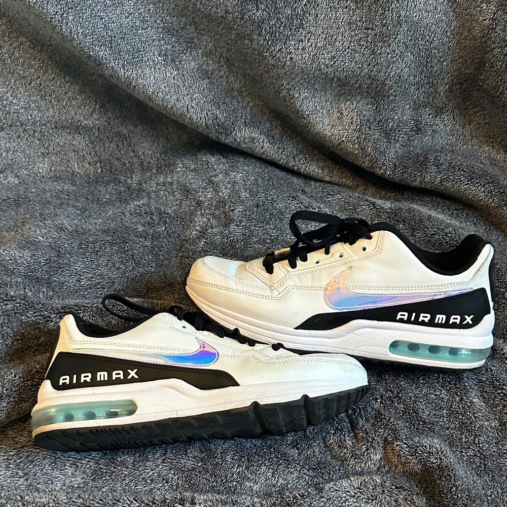 Nike Air Max White and Black Sneakers